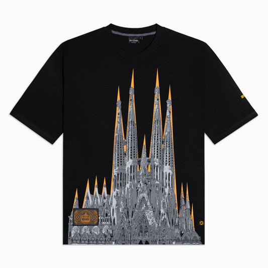 T-Shirt Dolly Noire BENCH Sagrada Familia tee over black